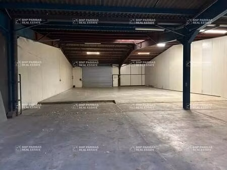 location local d'activités 450 m²
