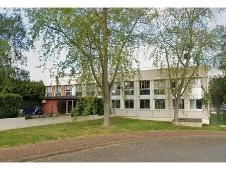 location local d'activités 2 195 m²