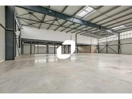 location local d'activités 545 m²