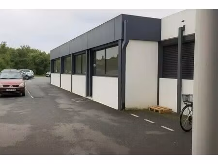 location local d'activités 70 m²