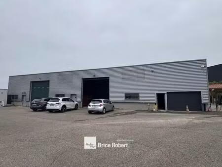 location local d'activités 375 m²