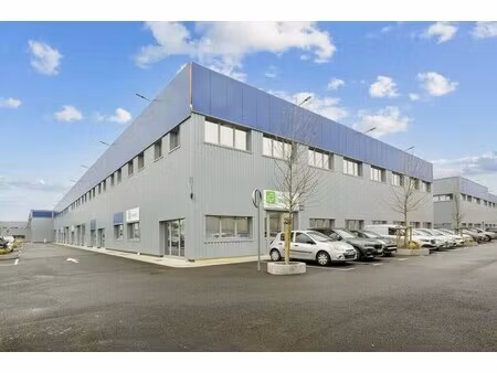 location local d'activités 207 m² à 3 382 m²