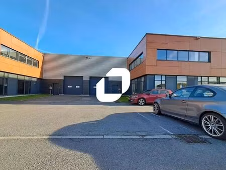 location local d'activités 542 m²