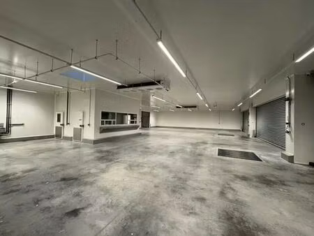 location bureaux 303 m² à 2 151 m²