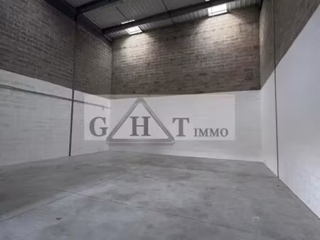 location entrepôt bussy saint martin 77600 233m²