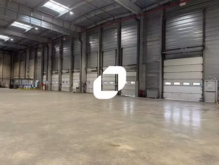 location entrepôt combs la ville 77380 6200m²
