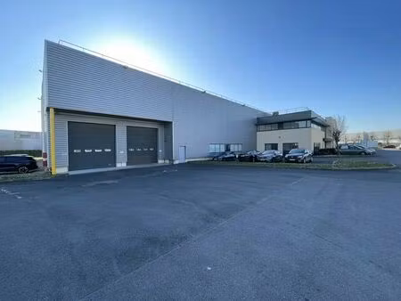 location entrepôt le mesnil amelot 77990 2500m²