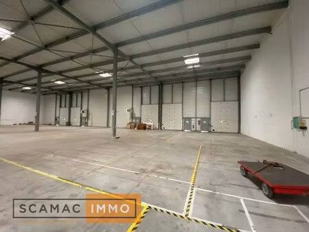 location entrepôt 3 036 m²