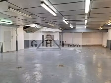 location entrepôt 224 m²