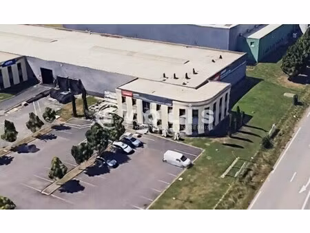 location local d'activités 1 800 m²