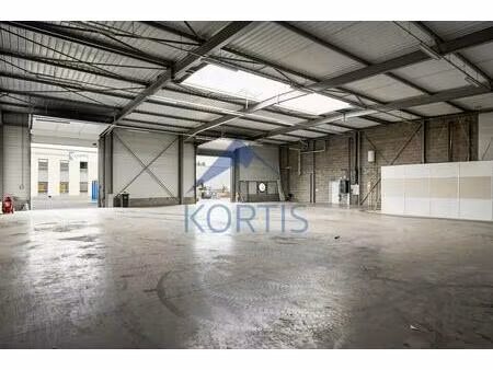 location local d'activités 150 m² à 1 440 m²