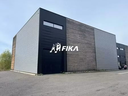 location local d'activités 886 m²