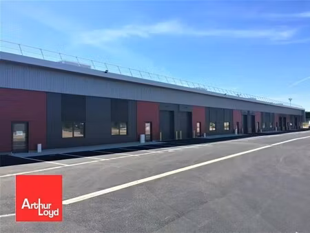 location local d'activités 209 m²