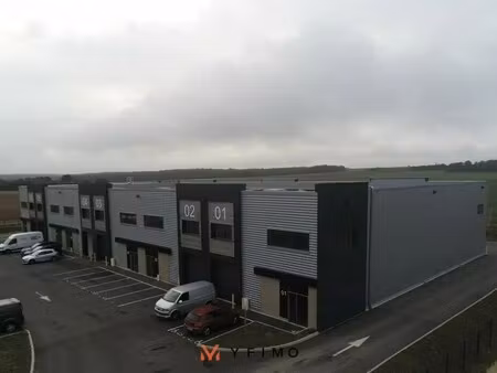 location local d'activités 232 m²