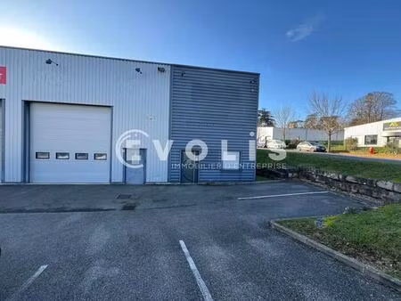 location local d'activités 420 m²