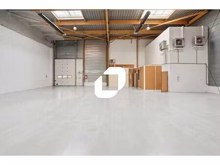 location local d’activités le bourget 93350 619m²