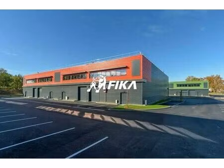 location local d'activités 339 m²