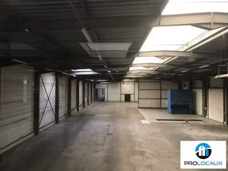location local d'activités 3 300 m²