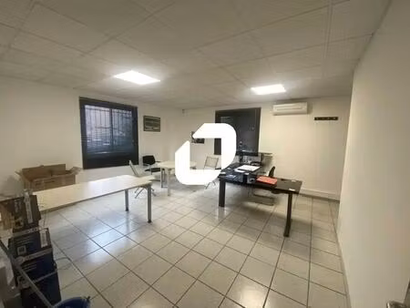 location local d'activités 380 m²