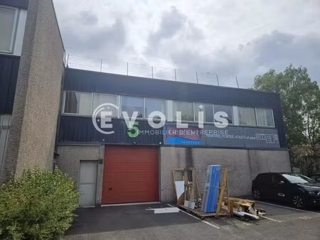 location local d'activités 515 m²