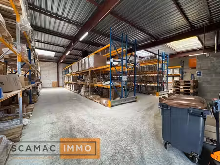 location entrepôt 697m² à 1121m²