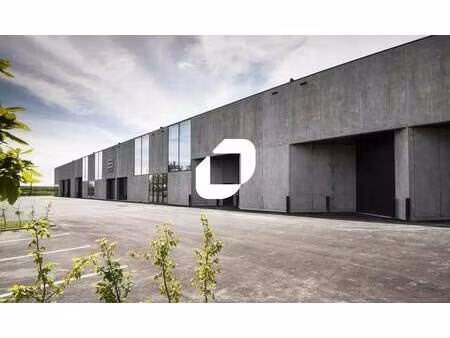 location local d'activités 400 m²