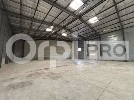 location entrepôt montlucon 03100 695m²