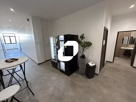 location local d'activités 205 m²
