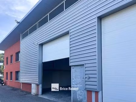 location local d'activités 230 m²