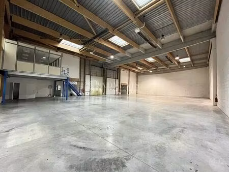 location local d’activités le bourget 93350 808m²