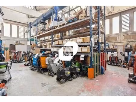 location local d'activités 2 858 m²