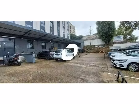 location local d'activités 500 m²