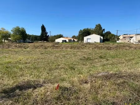 terrain à bâtir à le mung (17350)