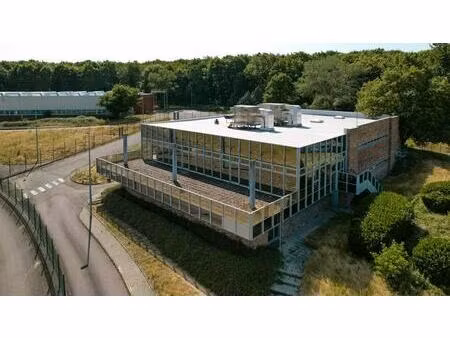 location bureaux 1 615 m² à 7 492 m²