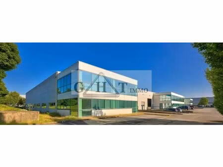 location entrepôt 1 332 m²