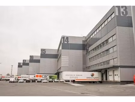 location entrepôt pantin 93500 8359m²