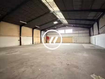 location local d’activités persan 95340 635m²