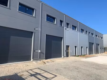 location local d'activités 374 m²