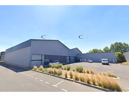 location local d'activités 852 m² à 1 941 m²