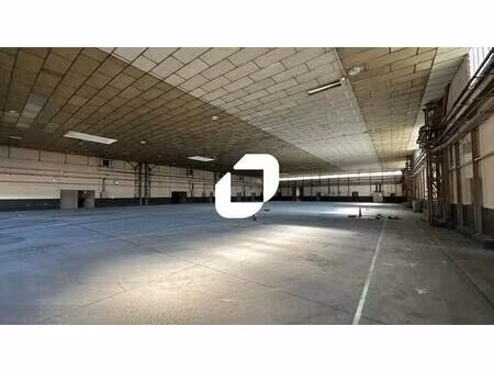 location local d'activités 620 m²
