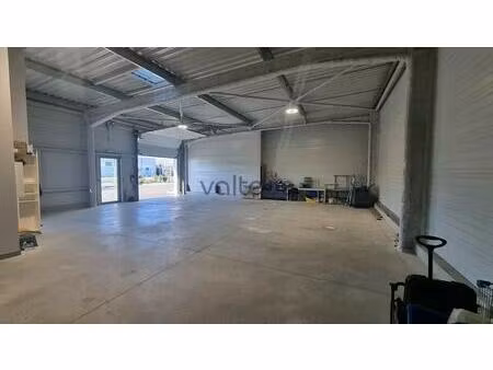 location local d'activités 158 m²