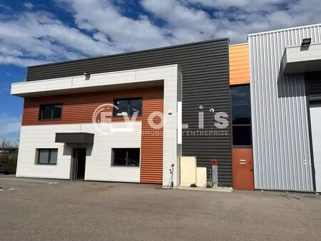 location local d’activités jonage 69330 841m²