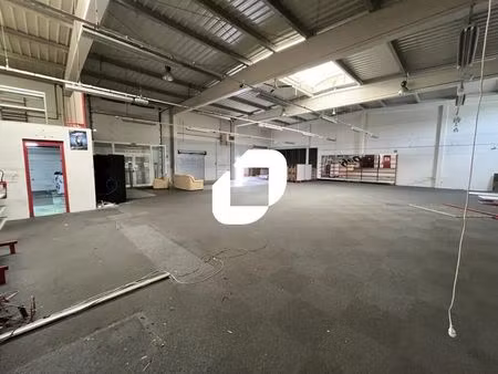 location local d'activités 480 m²