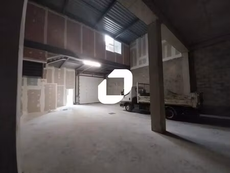 location local d'activités 113 m² à 1 852 m²