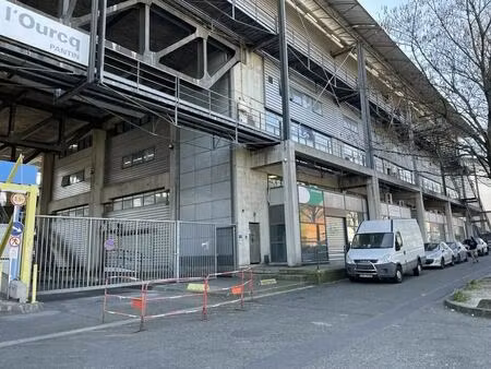 location local d'activités 500 m²