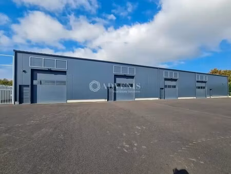 location local d'activités 215 m² à 1 139 m²