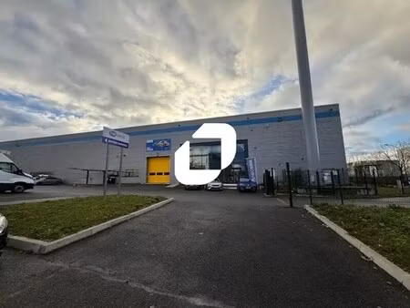 location local d'activités 120 m² à 3 163 m²