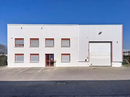 location local d'activités 1 475 m²