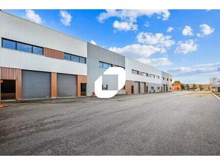 location local d’activités viarmes 95270 425m² à 1700m²