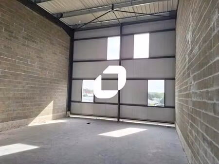 location local d'activités 70 m² à 236 m²